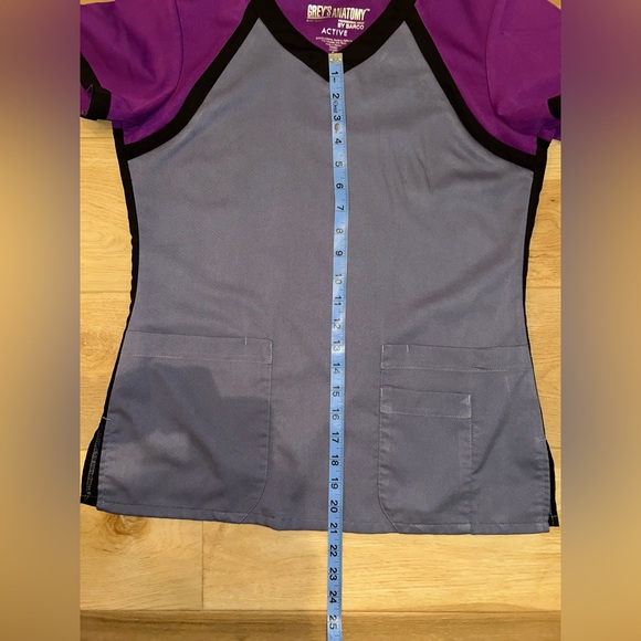 🩺 Grey's Anatomy by Barco ACTIVE Women's Purple/Black/Gray Scrub Top Sz SM - Picture 7 of 9